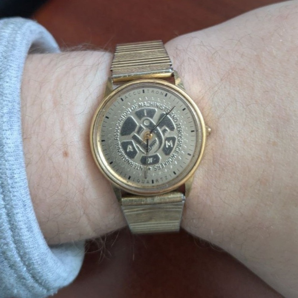 Bulova Accutron IAM Union Watch Gold Tone Quartz Speidel Band 33mm Machinists - Picture 5 of 7